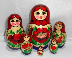 Kirov 6-set (red/purple) Babushka Matryoshka nesting Doll Babooshki Babushkas Classic Village Traditional