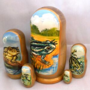 Frogs nesting Doll Babooshki s