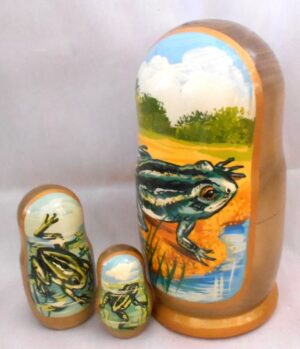 Frogs nesting Doll Babooshki s