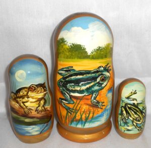 Frogs nesting Doll Babooshki s