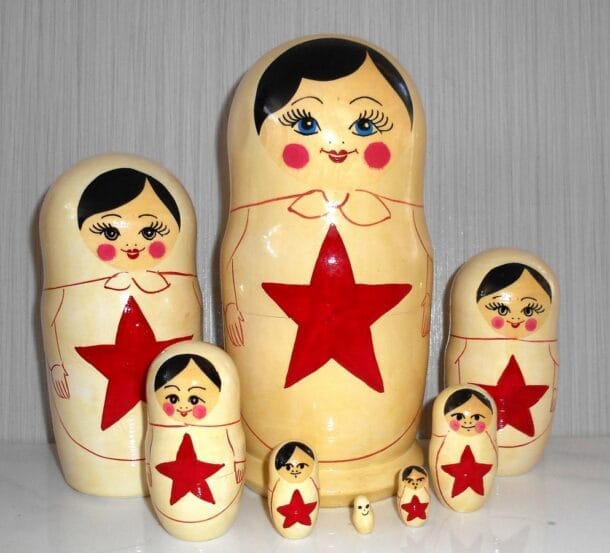 Posad Star in white huge 8-set nesting Doll Babooshki s Classic Village Traditional