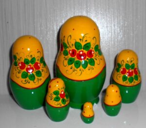 Nolinsk Milley Yellow scarf green dress 6-set nesting Doll Babooshki sNolinsk