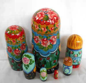 Alena with siblings 7-set nesting Doll Babooshki s