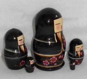 Geisha in black kimono small Kokeshi nesting Doll Babooshki s