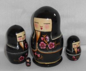 Geisha in black kimono small Kokeshi nesting Doll Babooshki s