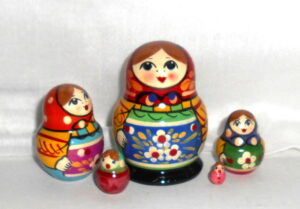 Village 5 set (red/green)  Babushka Matryoshka nesting Doll Babooshki Babushkas Classic Village Traditional