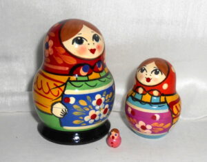 Village 5 set (red/green) nesting Doll Babooshki s Classic Village Traditional
