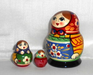 Village 5 set (red/green) nesting Doll Babooshki s Classic Village Traditional