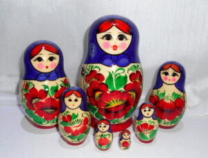 Kirov 7 set (Purple / Red ) Babushka Matryoshka nesting Doll Babooshki Babushkas Classic Village Traditional