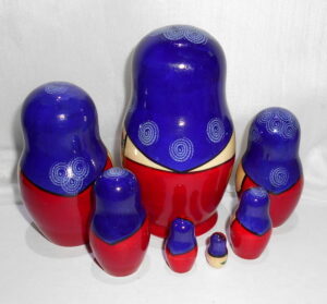 Kirov 7 set (Purple / Red ) nesting Doll Babooshki s Classic Village Traditional