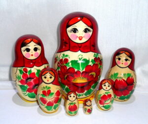 Kirov 7 set (red/yellow ) Babushka Matryoshka nesting Doll Babooshki Babushkas Classic Village Traditional