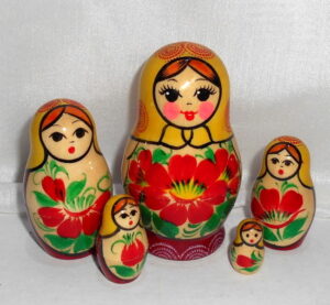 Kirov 5 set (yellow/red) Babushka Matryoshka nesting Doll Babooshki Babushkas Classic Village Traditional