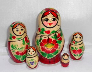 Kirov (white/red) 5-set Babushka Matryoshka nesting Doll Babooshki Babushkas Classic Village Traditional
