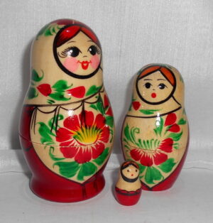 Kirov (white/red) 5-set nesting Doll Babooshki s Classic Village Traditional