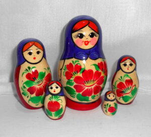 Kirov 5 set (purple/red) Babushka Matryoshka nesting Doll Babooshki Babushkas Classic Village Traditional