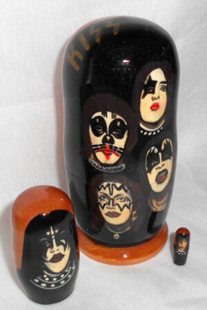 KISS 4 in front small nesting Doll Babooshki s
