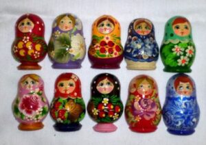 1 Babushka Fridge Magnet   Babushka Matryoshka nesting Doll  Babooshki Babushkas