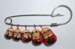 Santa pin nesting Doll Babooshki s
