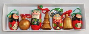 Christmas décor in red 7-set   Babushka Matryoshka nesting Doll  Babooshki Babushkas BOX SET