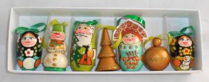 Christmas décor in green 7-set   Babushka Matryoshka nesting Doll  Babooshki Babushkas BOX SET