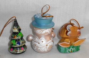 Christmas decorations carved 5-set nesting Doll Babooshki s BOX SET