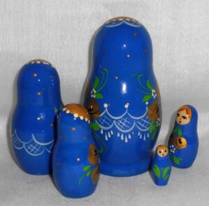 Vyatka Daisies blue dress 5-set nesting Doll Babooshki s Classic Village Traditional
