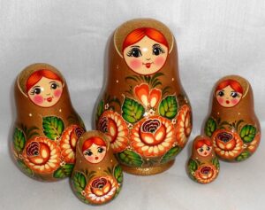Nolinsk  Manya in gold with roses Babushka Matryoshka nesting Doll Babooshki Babushkas
