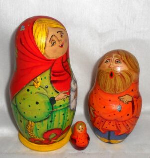 Cat in village family nesting Doll Babooshki s