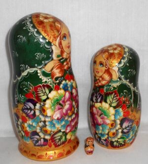 Stella Golden girl in green scarf 7-set nesting Doll Babooshki s