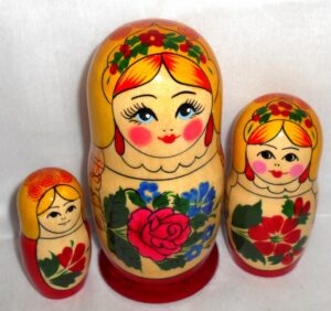Semenov Sudarushka yellow scarf 5-set nesting Doll Babooshki s Classic Village Traditional