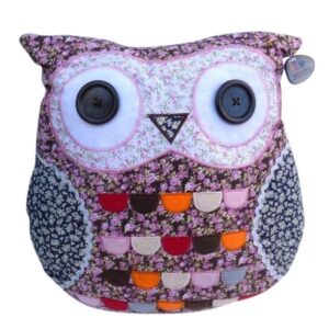 Oscar owl black Pillow - black