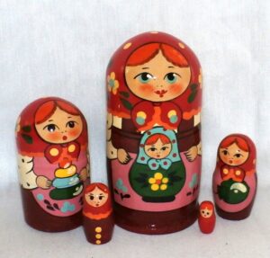 Zagorsk red small Babushka Matryoshka nesting Doll Babooshki Babushkas Classic Village Traditional
