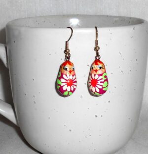 Earrings hot pink with daisies nesting Doll Babooshki s