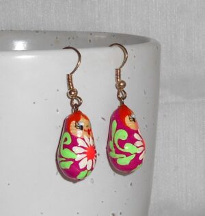 Earrings hot pink with daisies nesting Doll Babooshki s