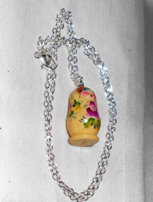 Necklace light yellow magenta flowers Babooshki s