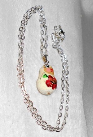 Necklace white with red flowers Babooshki s