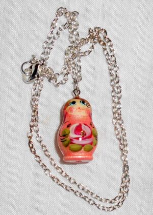 Necklace sparkly pink red flowers Babooshki s