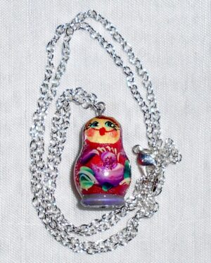 Necklace red with magenta flowers Babooshki s
