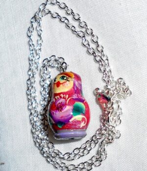 Necklace red with magenta flowers Babooshki s
