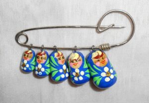 pin blue with daisies Babooshki s