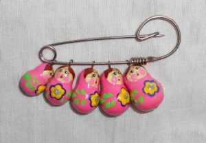 pin with yellow-blue flowers Babooshki s