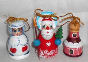 Christmas décor exclusive 3-set w/church nesting Doll Babooshki s