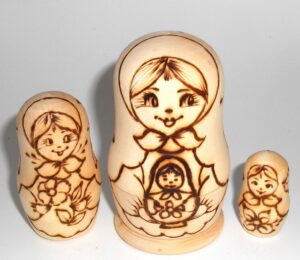 DIY 3-set with doll 9 cm Babushka Matryoshka nesting Doll Babooshki Babushkas raw plain unpainted Unfinished Montessori blank