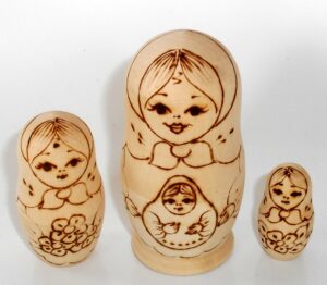DIY 3-set with doll 10 cm Babushka Matryoshka nesting Doll Babooshki Babushkas raw plain unpainted Unfinished Montessori blank