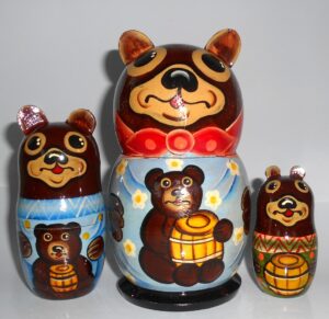 Funny dark brown Bear family 5-set nesting Doll Babooshki s