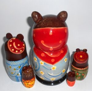 Funny dark brown Bear family 5-set nesting Doll Babooshki s
