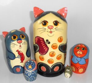 Funny Cat with wallet and coins 5-set Babushka Matryoshka nesting Doll Babooshki Babushkas