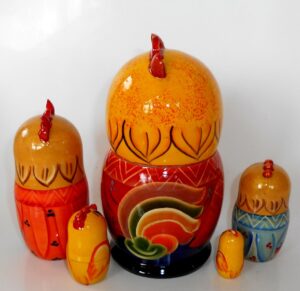 Funny Choock Chicken Rooster in red shirt 5-set nesting Doll Babooshki s