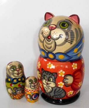 Funny grey Cat with kitten red dress 5-set nesting Doll Babooshki s