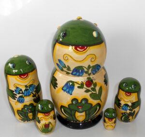 Funny Frog with flowers 5-set Babushka Matryoshka nesting Doll Babooshki Babushkas